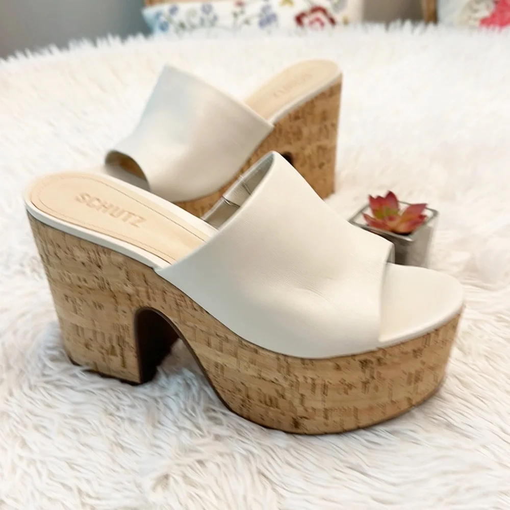 SCHUTZ nwt revolve